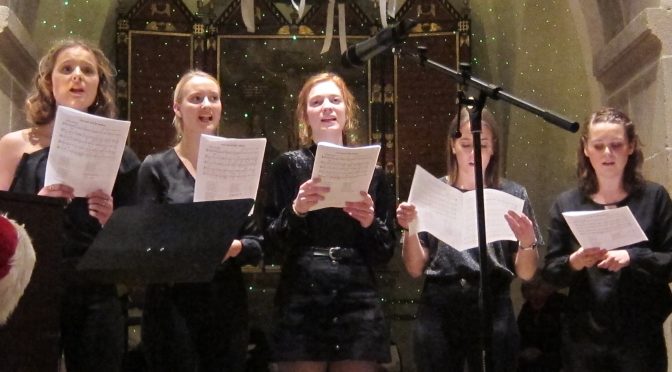 Julekoncert med Hellevad-Ørum Kirkekor i Hellevad Kirke